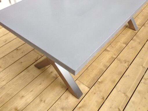 Beton tafel RVS X frame 3